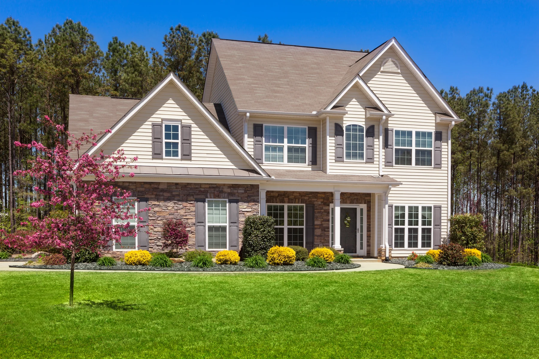 Landscaped residence representing Forest Acres, South Carolina